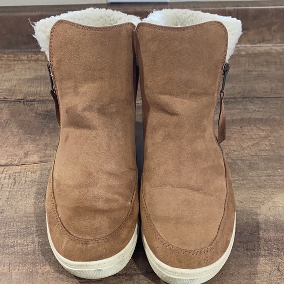 Universal Thread Shoes - UNIVERSAL THREAD FAUX SUEDE WINTER BOOTS